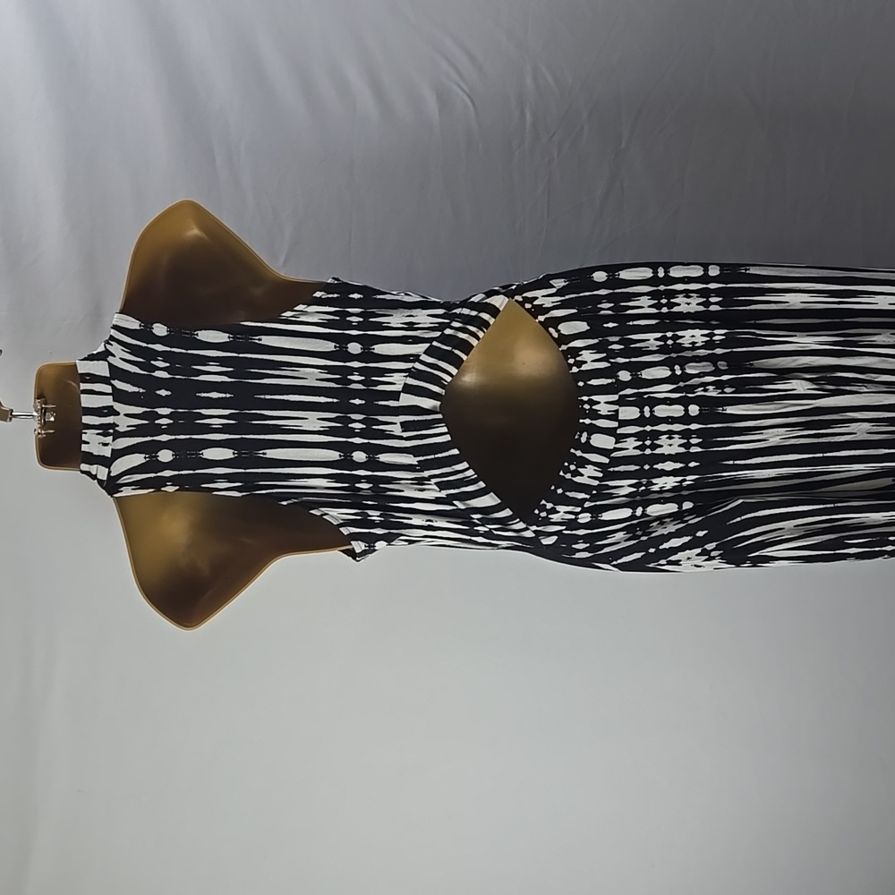 VENUS Black and White Tie-Dye Maxi Dress - Picture 4 of 9